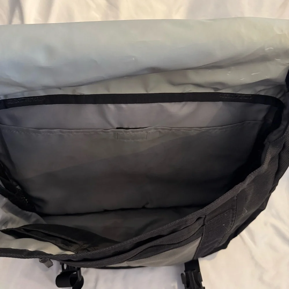 Like New Rare Vintage Timbuk2 Messenger Style Commuter Bag